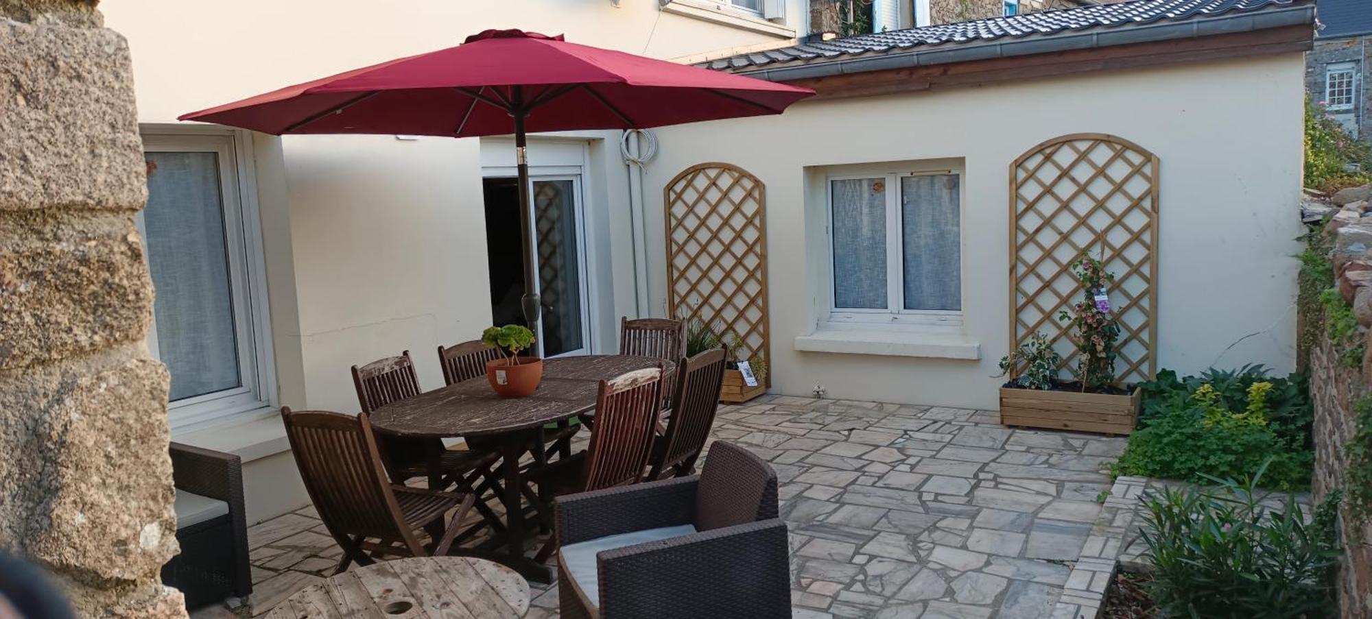 Maison A Cote De La Mer Flamanville Exteriör bild